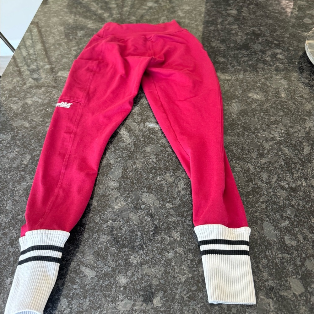 Bombshell Sportswear red with white ankle sock leggings size small